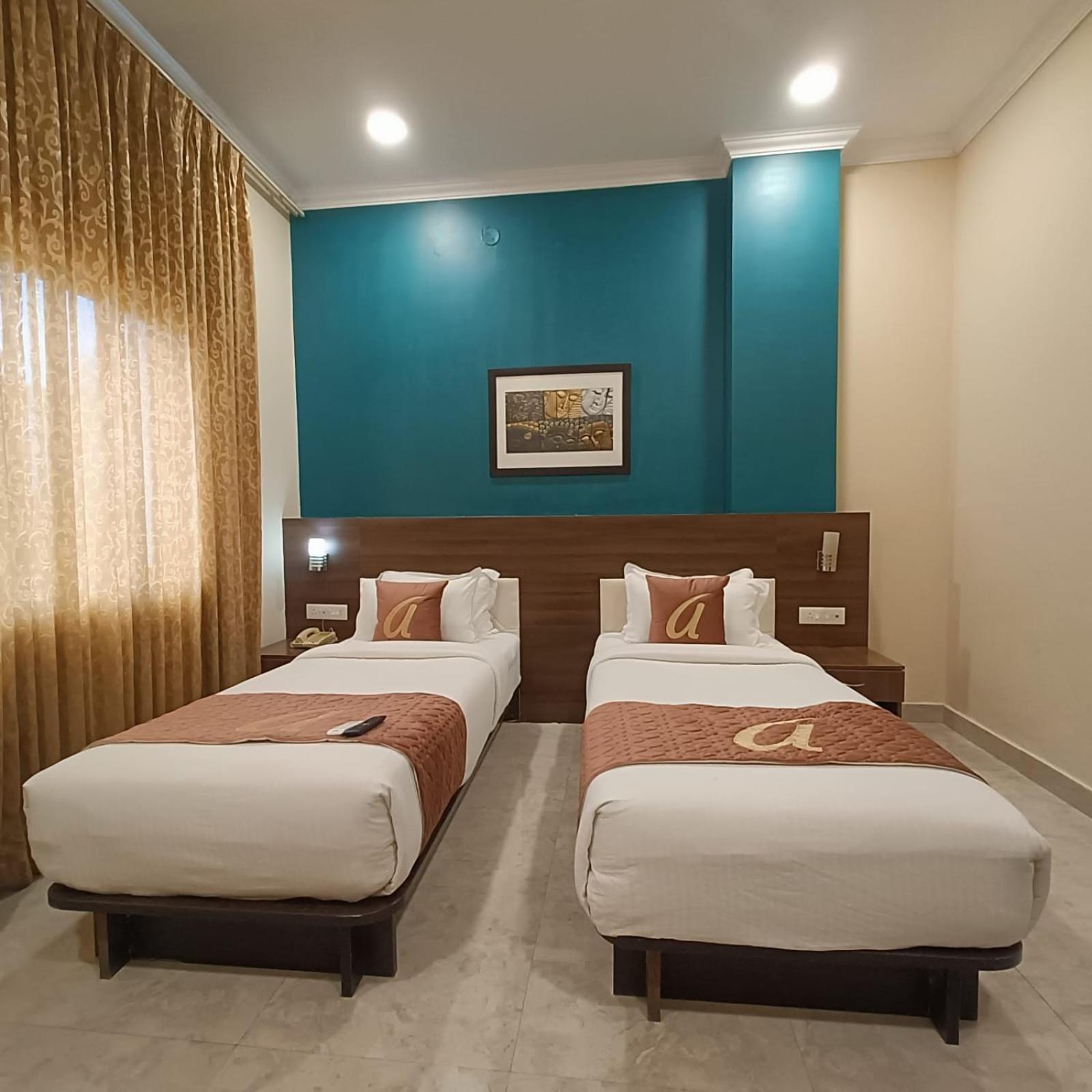 Astra Hotels & Suites Whitefield Near To Nallurahalli Metro Station And Ktpo Bangalore Exterior foto